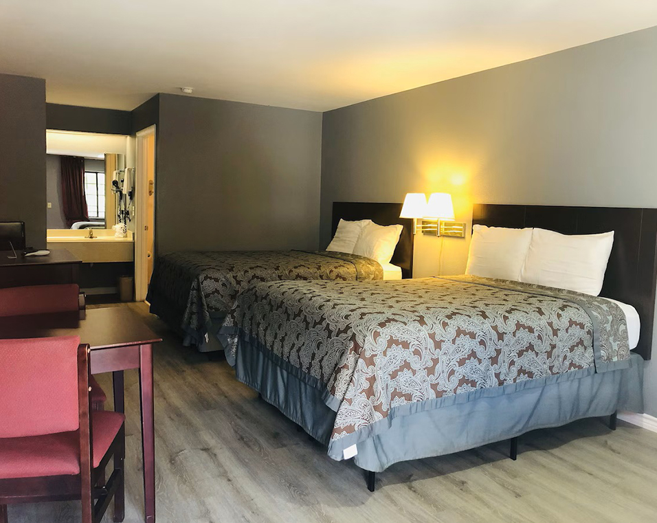 2 Queen Beds Non-Smoking